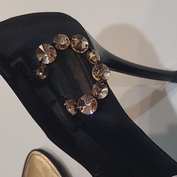 LOUIS VUITTON SATIN HEELS - Picture 8 of 17